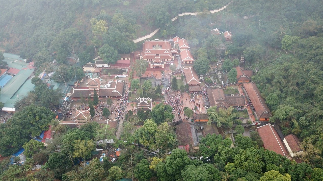 danh-thang-chua-huong-nhin-tu-tren-cao