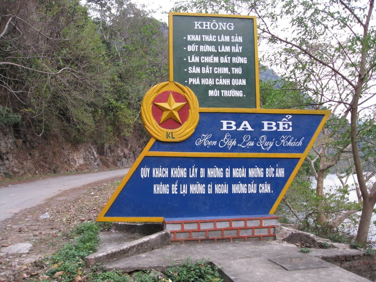 bac-kan-bien-thu-tien-phong-nghi-dang-vien-bi-ky-luat