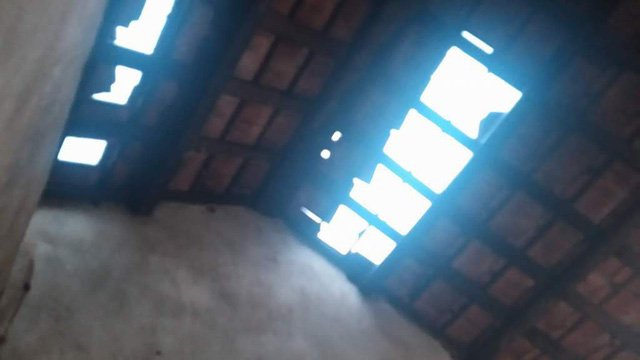 Mưa đá, giông lốc xuất hiện bất ngờ tàn phá nhiều tài sản
