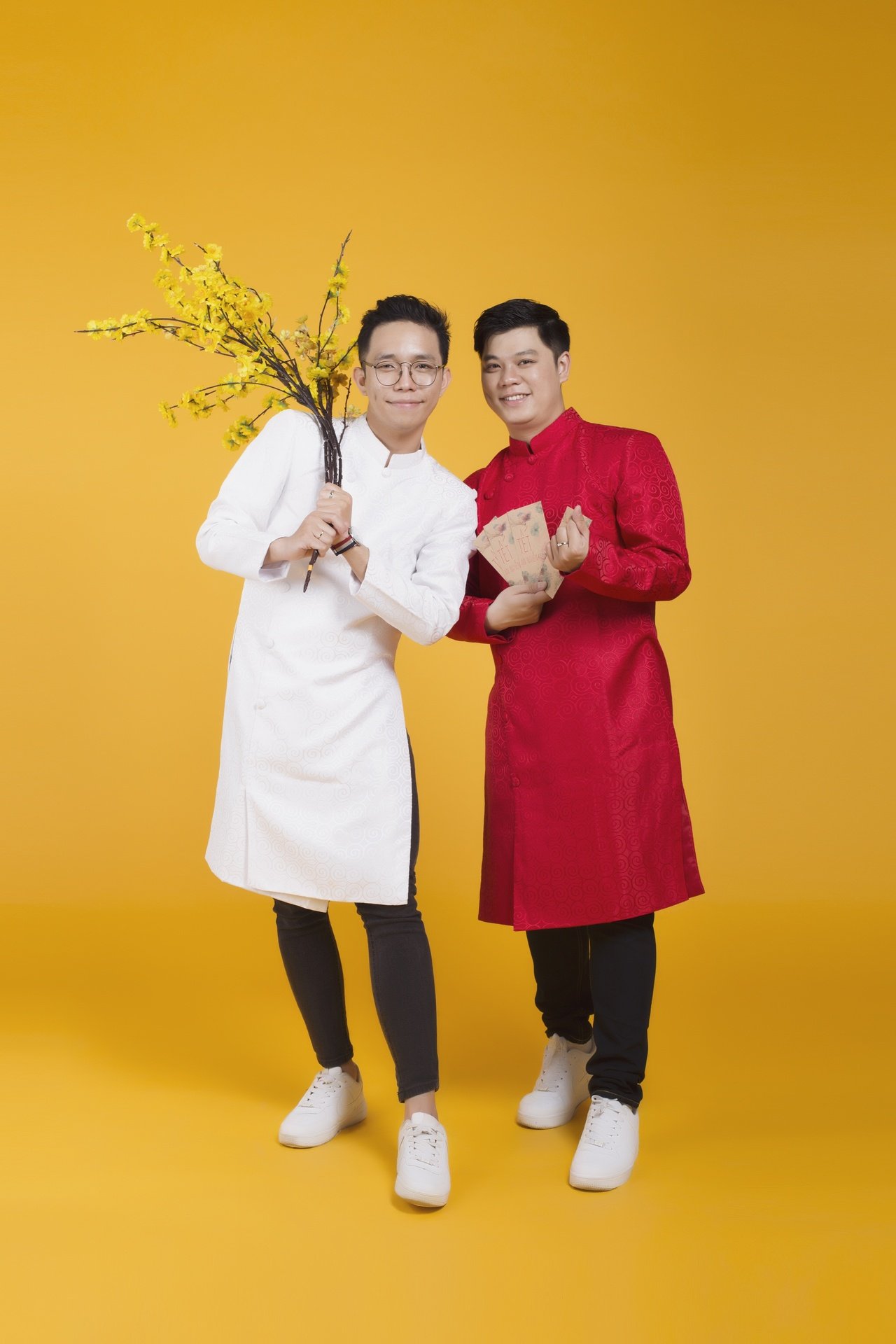 tinh-yeu-ngot-hon-mia-lui-cua-hai-chang-trai-khien-cong-dong-lgbt-ghen-ti