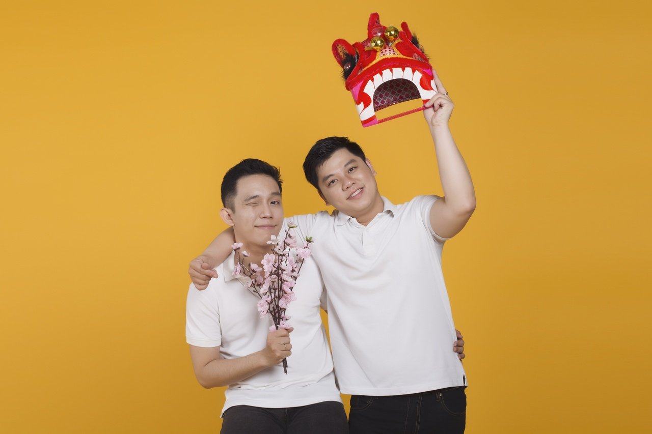 tinh-yeu-ngot-hon-mia-lui-cua-hai-chang-trai-khien-cong-dong-lgbt-ghen-ti