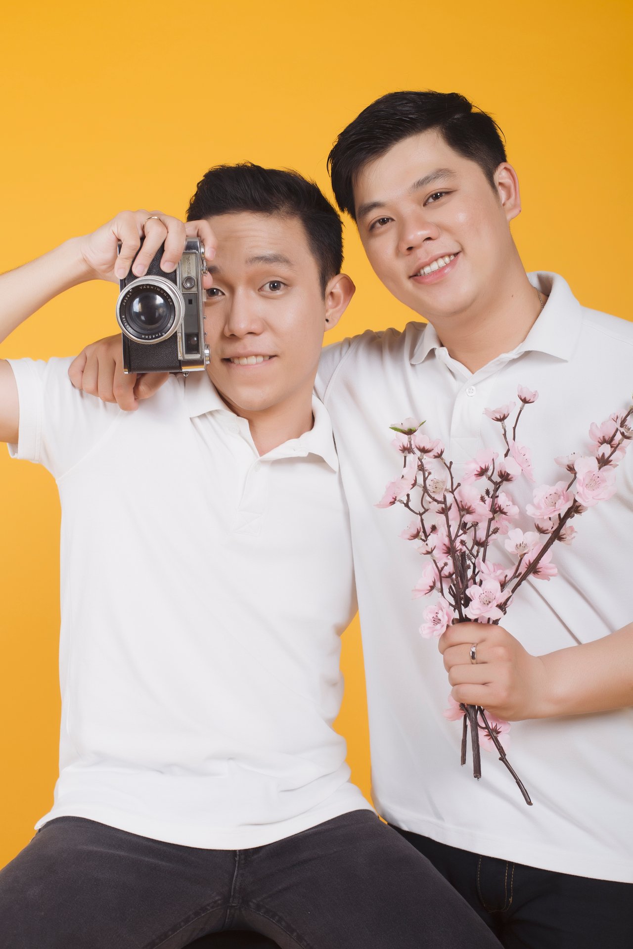tinh-yeu-ngot-hon-mia-lui-cua-hai-chang-trai-khien-cong-dong-lgbt-ghen-ti