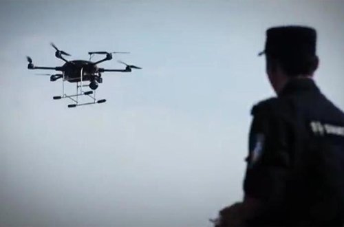 500 cảnh sát truy bắt kẻ sát nhân trốn trên núi