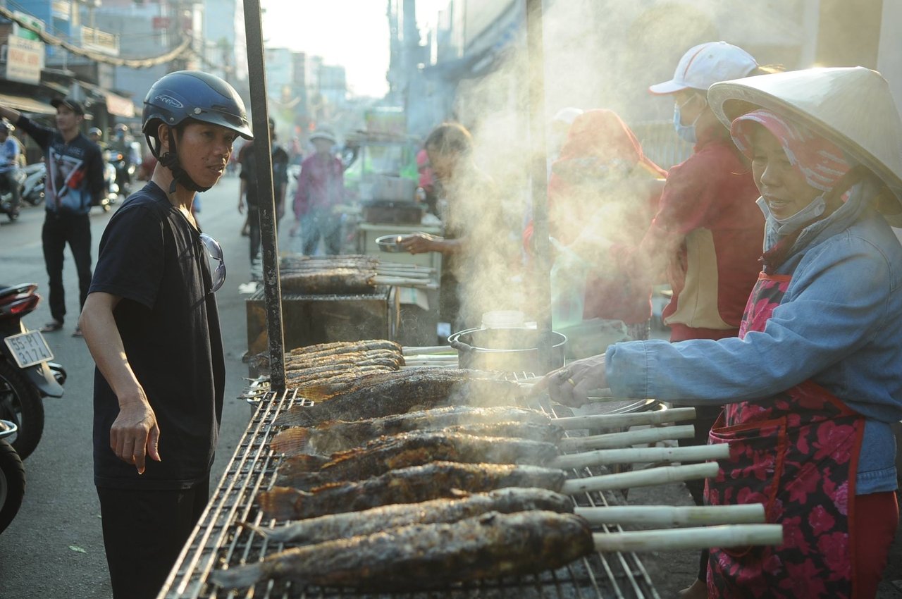 pho-ca-loc-nuong-nhon-nhip-ngay-via-than-tai