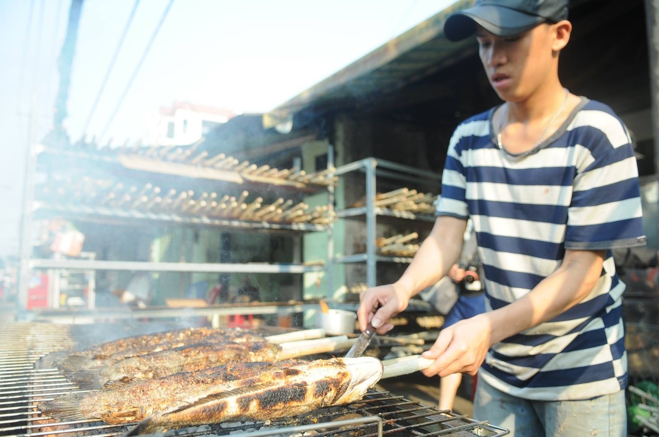 pho-ca-loc-nuong-nhon-nhip-ngay-via-than-tai