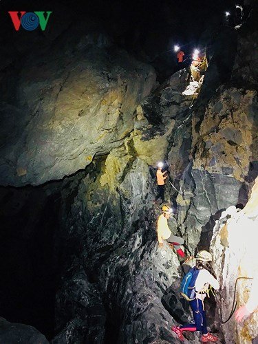 Đầu Xuân khám phá hang Sơn Đoòng