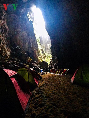 Đầu Xuân khám phá hang Sơn Đoòng
