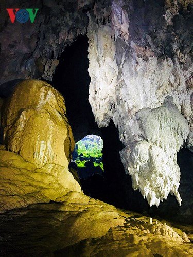 Đầu Xuân khám phá hang Sơn Đoòng