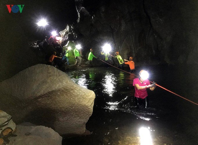 Đầu Xuân khám phá hang Sơn Đoòng