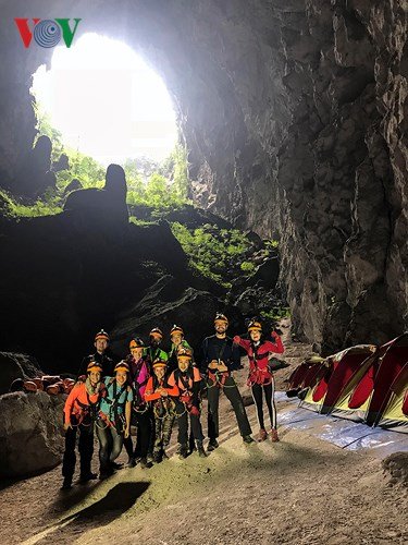Đầu Xuân khám phá hang Sơn Đoòng