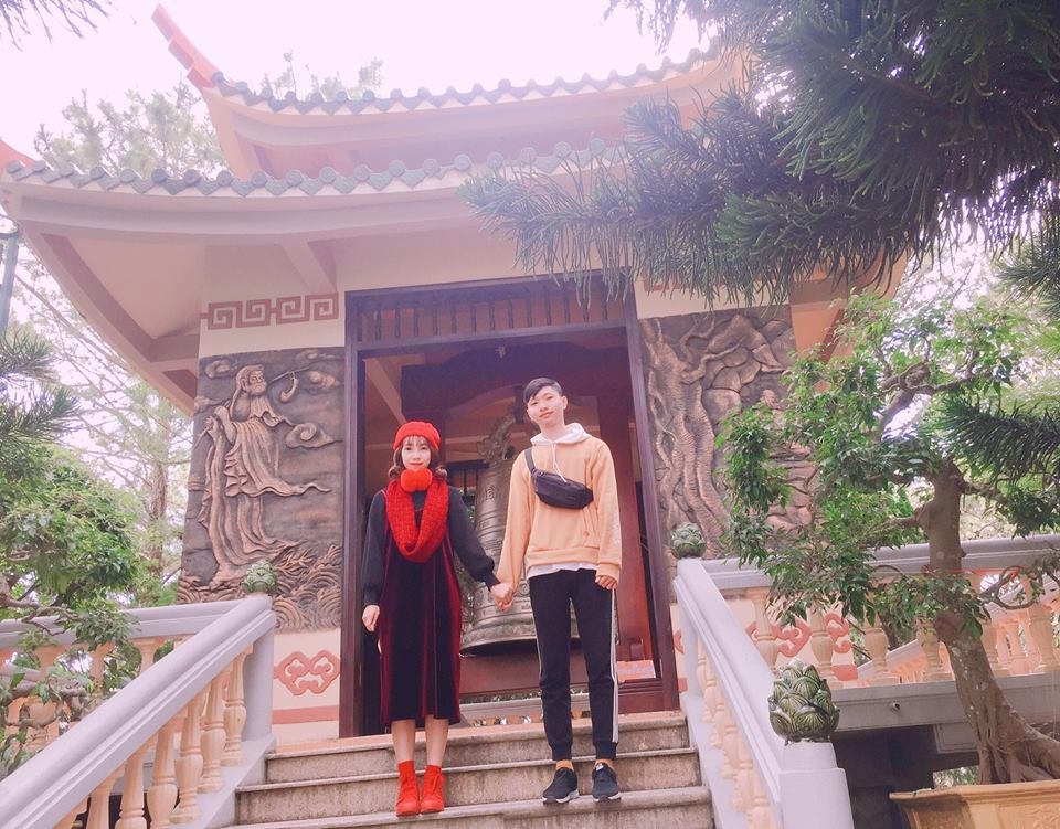 dau-nam-toi-du-xuan-da-lat-chup-bo-anh-di-hon-va-yeu-sieu-chat-nhu-cap-doi-nay