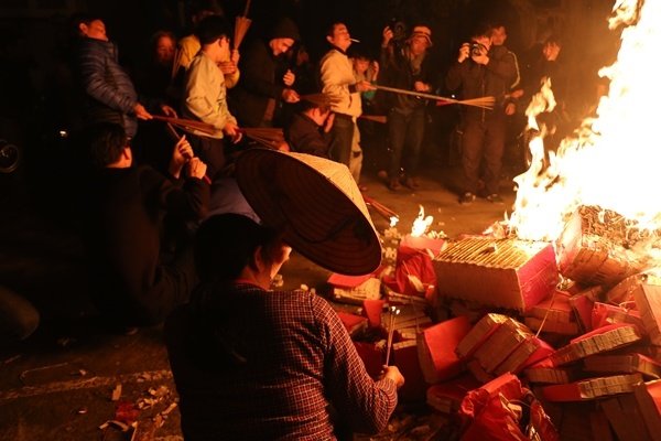 ha-noi-tung-bung-khai-hoi-le-lay-do-dau-nam