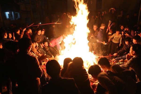 ha-noi-tung-bung-khai-hoi-le-lay-do-dau-nam