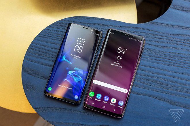 mwc-2018-samsung-s9s9-chinh-thuc-xuat-hien-voi-phong-cach-binh-cu-ruou-moi