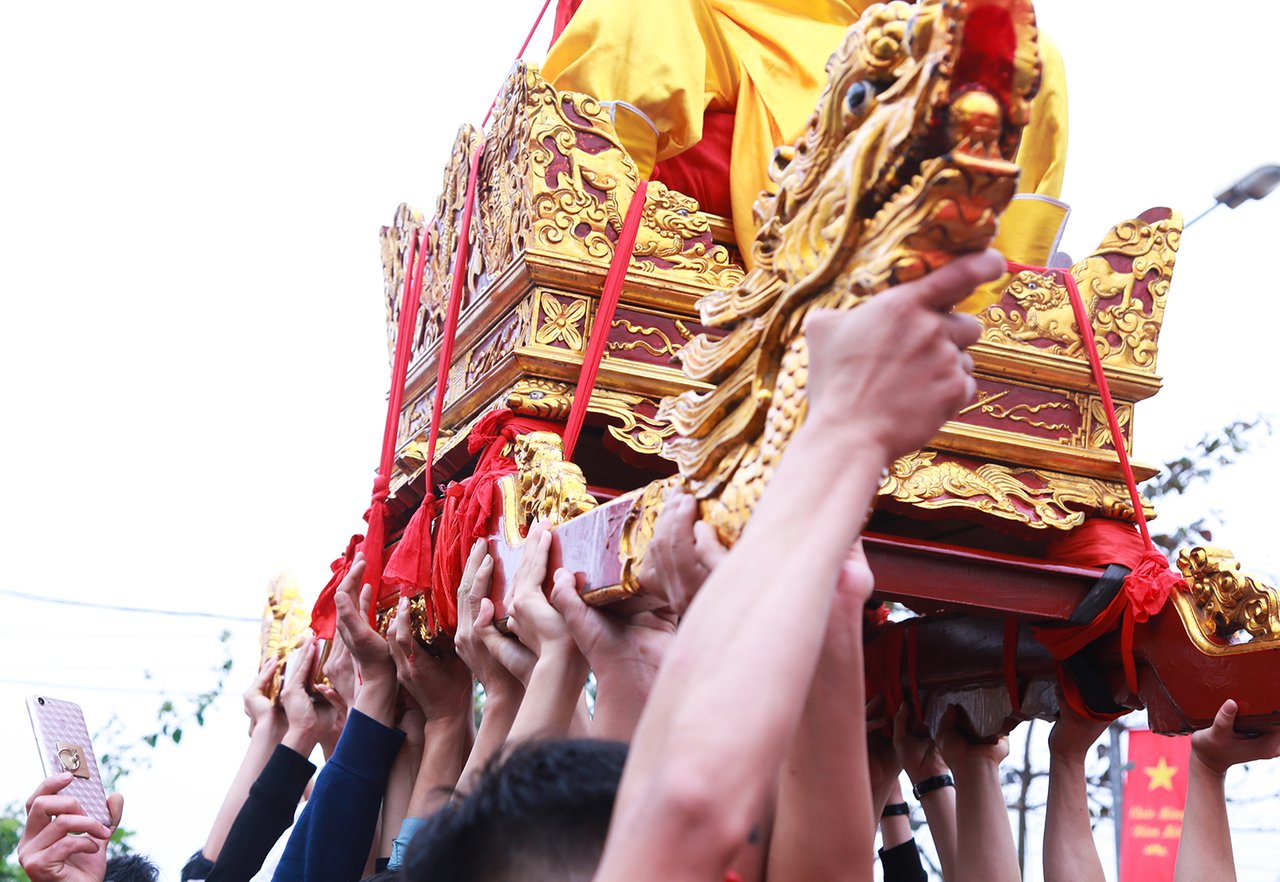 vuachua-phai-bam-chat-ghe-that-day-an-toan-truoc-man-ruoc-kieu-than-toc-o-den-sai