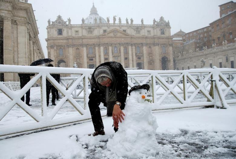 'Quái vật phương Đông' mang tuyết hiếm đến Rome