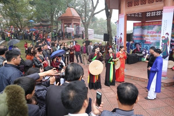 ghe-ve-bac-ninh-tham-gia-le-hoi-lim-dac-sac