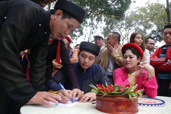ghe-ve-bac-ninh-tham-gia-le-hoi-lim-dac-sac