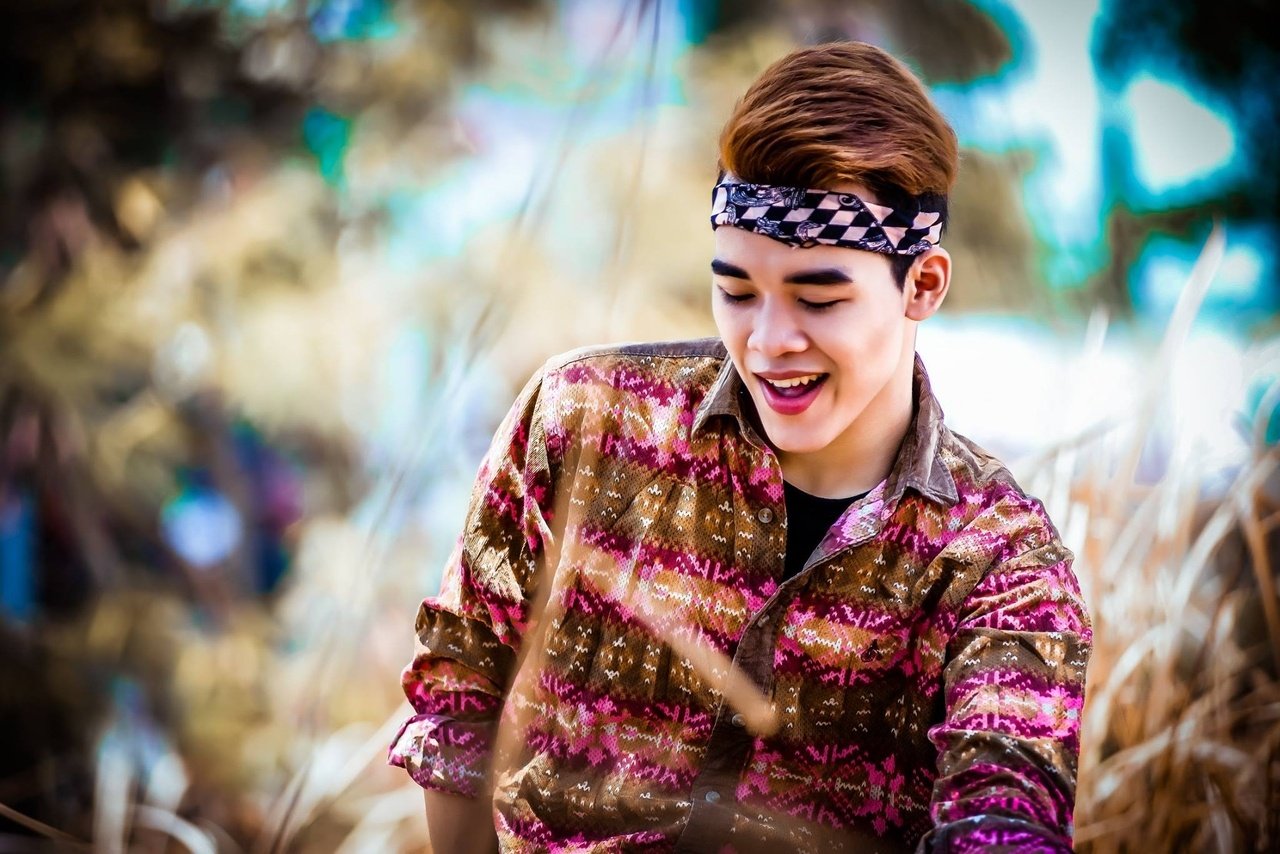 hoang-minh-quy-biet-minh-dang-di-toi-dau-khong-he-ao-tuong-ve-do-phu-song-cua-ban-than