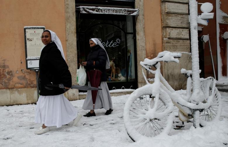 'Quái vật phương Đông' mang tuyết hiếm đến Rome