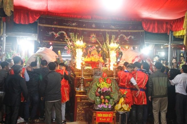 ha-noi-doc-dao-le-hoi-ruoc-lon-la-phu