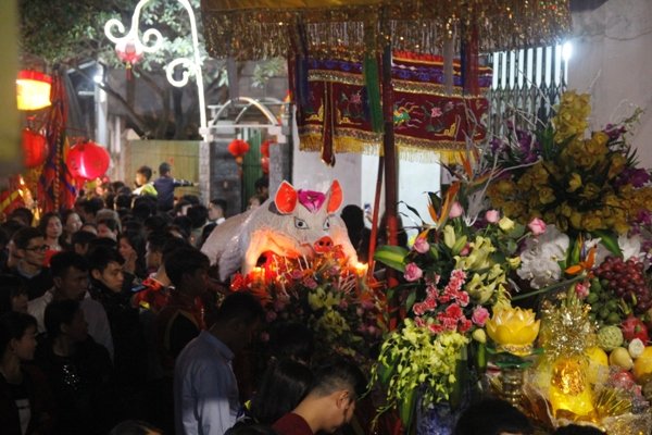 ha-noi-doc-dao-le-hoi-ruoc-lon-la-phu