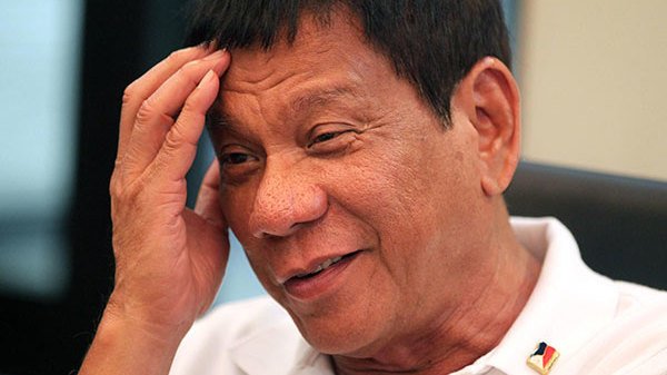 ong-duterte-khong-con-hung-thu-voi-chiec-ghe-tong-thong-philippines
