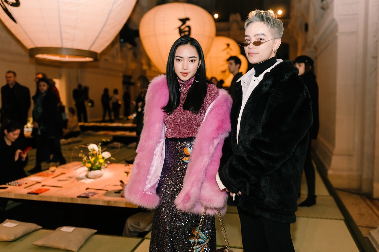 chau-bui-va-kelbin-lei-dai-dien-viet-nam-du-show-tai-paris-xuat-hien-sieu-ngau-giua-dan-fashionista-the-gioi