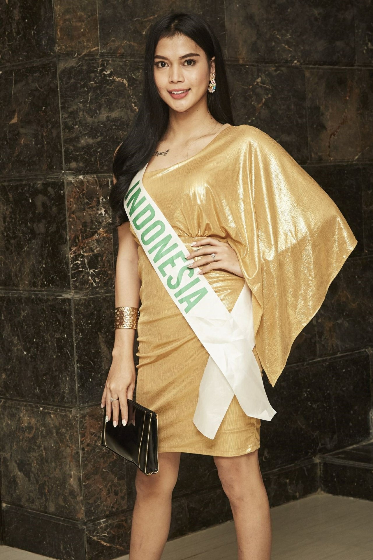 huong-giang-idol-tiep-tuc-dep-khong-khoan-nhuong-nhung-dai-dien-thai-lan-cung-than-thai-khong-kem
