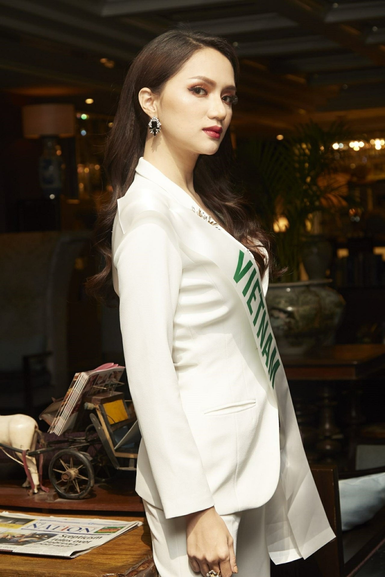 huong-giang-idol-tiep-tuc-dep-khong-khoan-nhuong-nhung-dai-dien-thai-lan-cung-than-thai-khong-kem