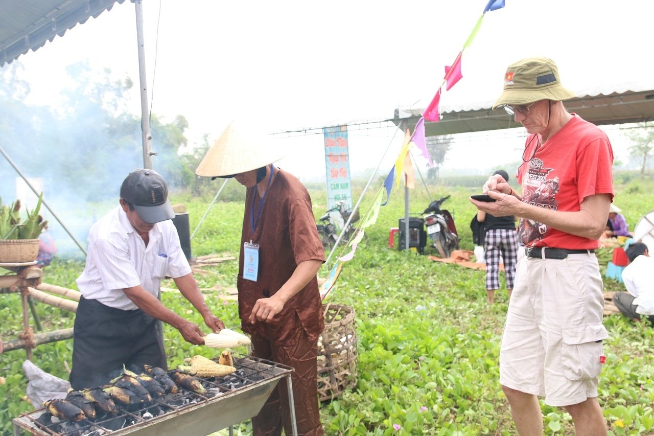 ve-pho-hoi-trai-nghiem-ngay-hoi-bap-nep