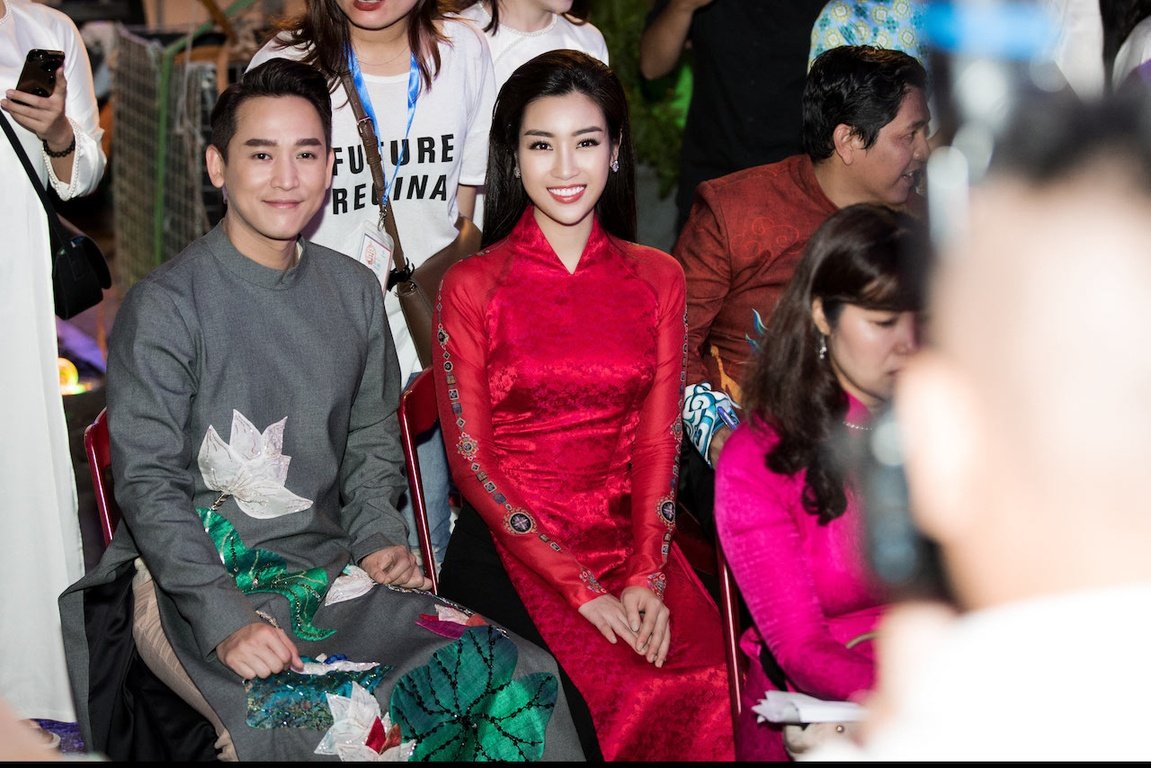 hoa-hau-do-my-linh-dien-ao-dai-chiet-eo-dep-tua-phu-nu-sai-gon-chinh-goc