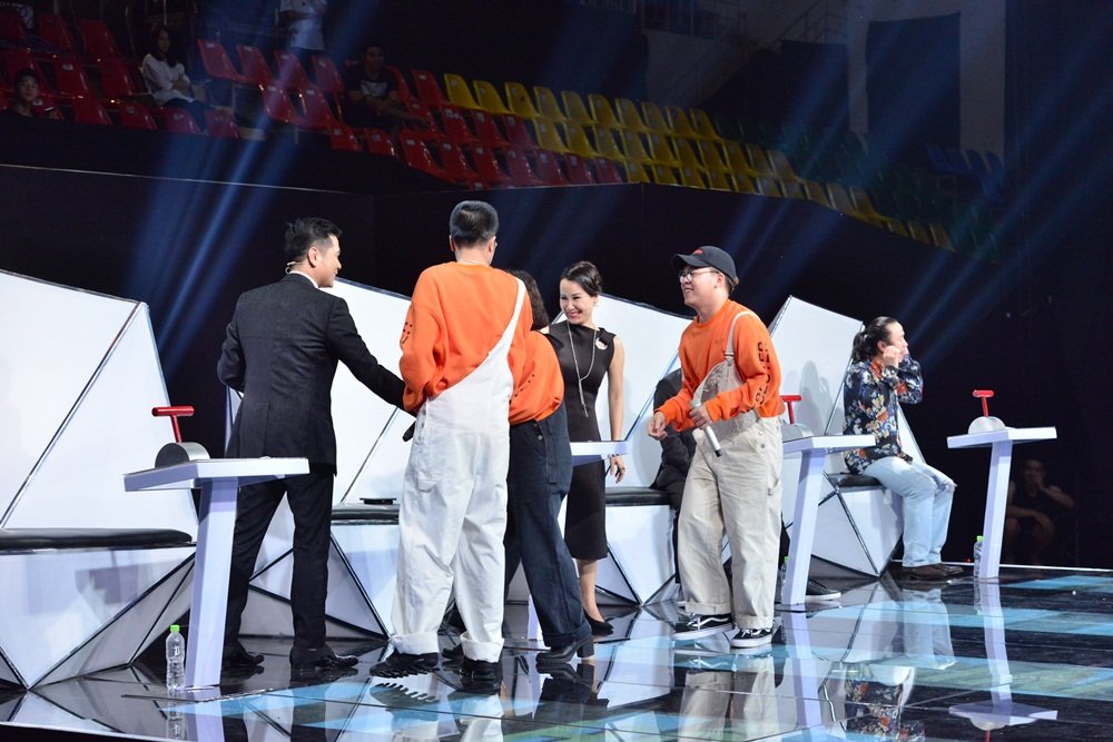 sau-ong-ba-anh-thi-nguoi-yeu-toi-khong-co-gi-de-mac-tro-thanh-quai-kiet-khuay-dao-sing-my-song