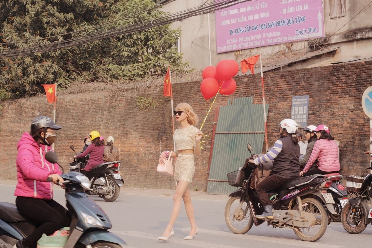 taylor-swift-viet-nam-trai-long-bo-cho-rang-minh-bi-benh-vi-thich-gia-gai