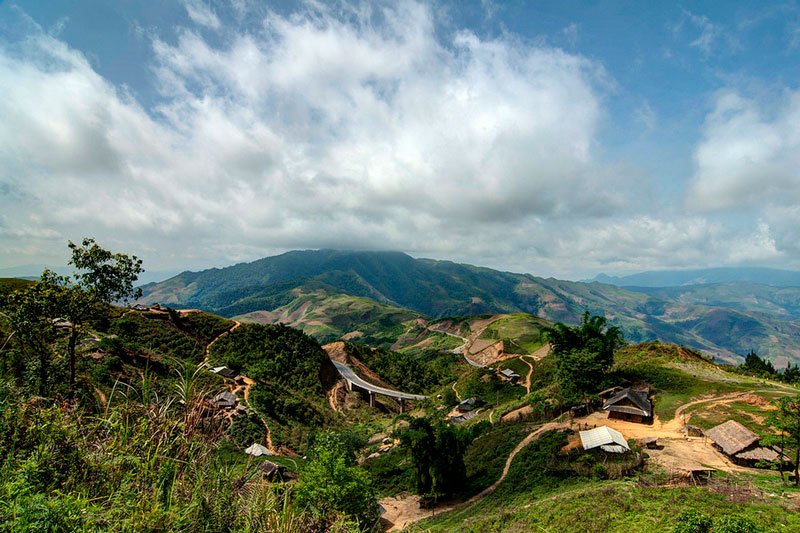 tu-dai-dinh-deo-tay-bac-diem-den-tuyet-voi-trong-ngay-dau-nam-moi-cho-phuot-thu