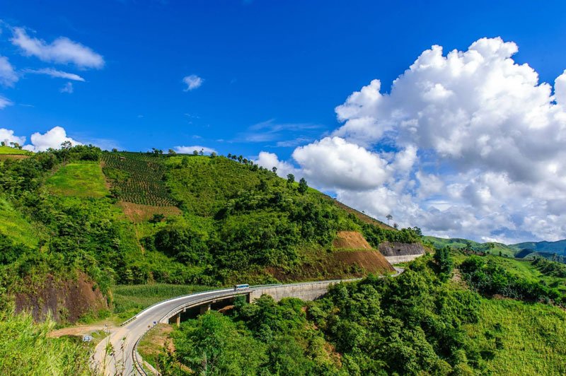 tu-dai-dinh-deo-tay-bac-diem-den-tuyet-voi-trong-ngay-dau-nam-moi-cho-phuot-thu