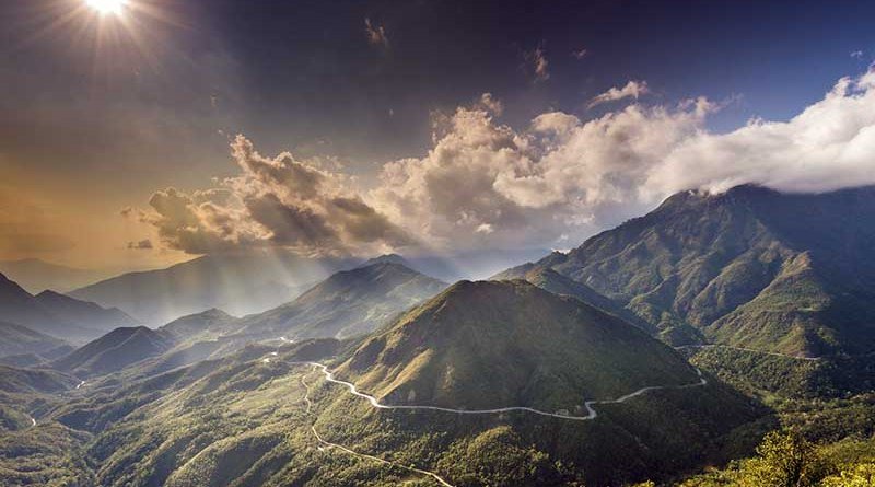 tu-dai-dinh-deo-tay-bac-diem-den-tuyet-voi-trong-ngay-dau-nam-moi-cho-phuot-thu