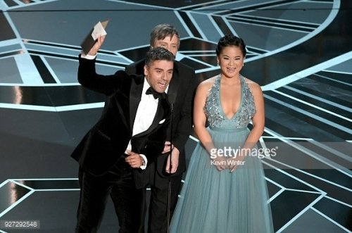 Xúc động trước hành động Oscar 2018 tôn vinh cố nghệ sĩ gốc Việt Lê Thị Hiệp