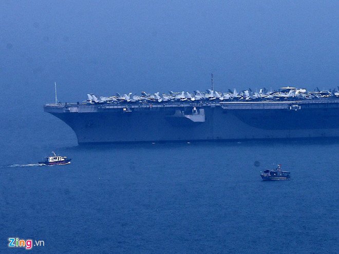 anh-tau-san-bay-uss-carl-vinson-tha-neo-o-cang-tien-sa-da-nang