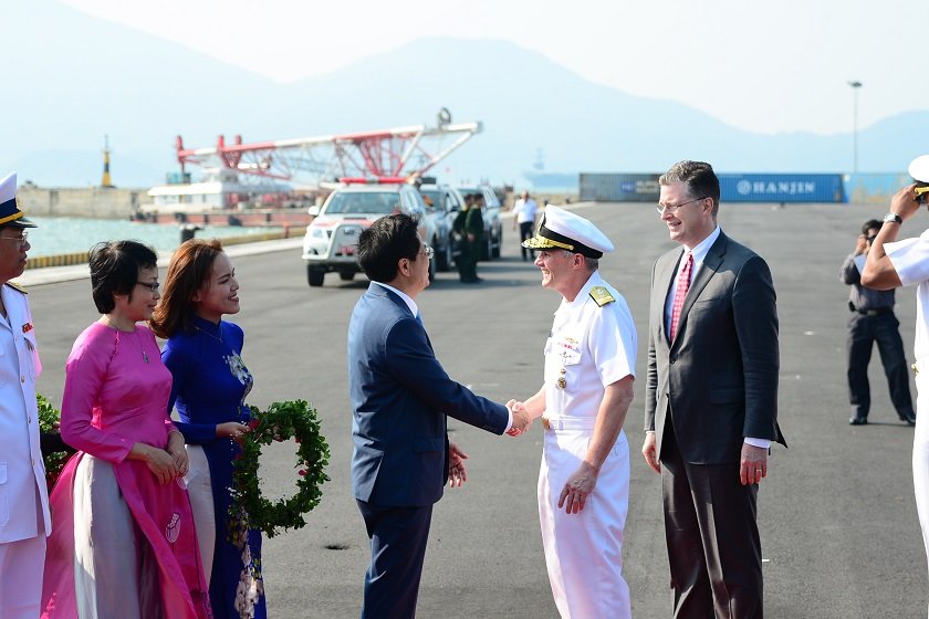 can-canh-doan-thuy-thu-tau-uss-carl-vinson-trong-le-don-tiep-o-da-nang