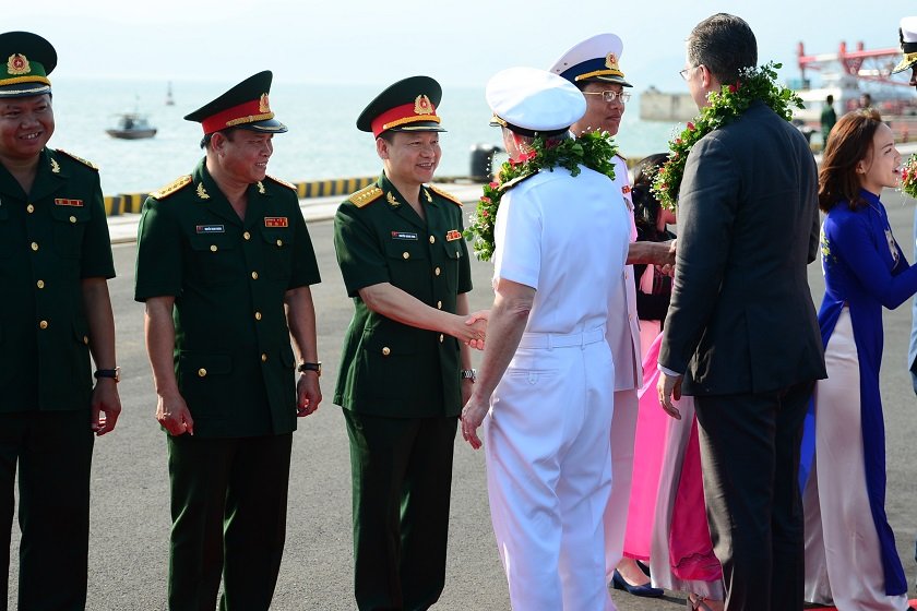 can-canh-doan-thuy-thu-tau-uss-carl-vinson-trong-le-don-tiep-o-da-nang