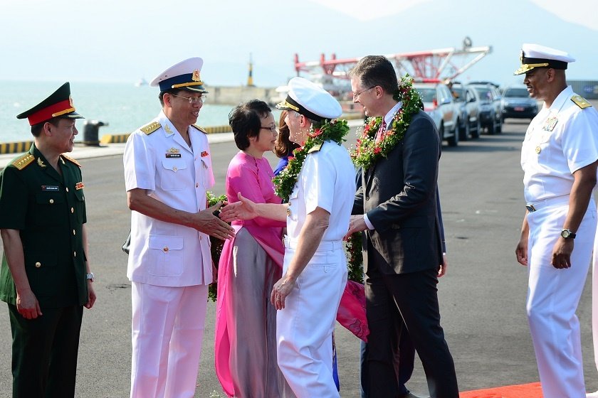 can-canh-doan-thuy-thu-tau-uss-carl-vinson-trong-le-don-tiep-o-da-nang