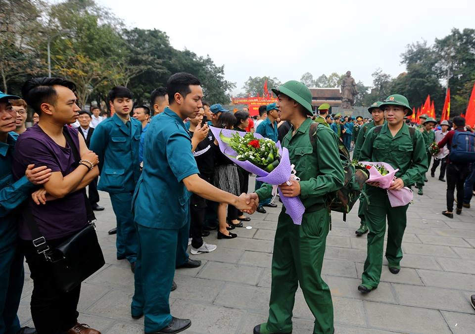 hang-nghin-thanh-nien-thu-do-len-duong-nhap-ngu