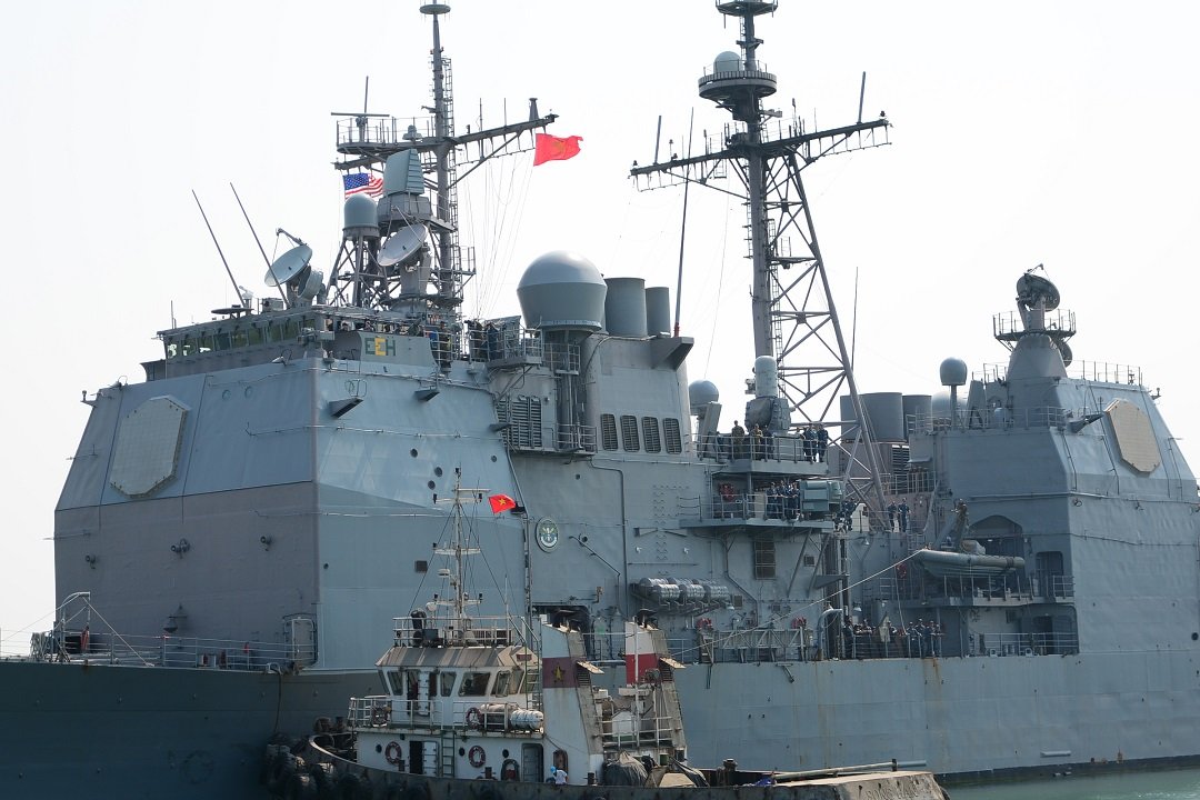 ngam-can-canh-cum-tau-carl-vinson-vua-cap-cang-tien-sa-da-nang