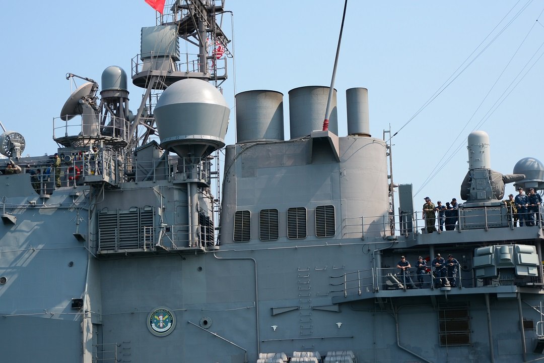 ngam-can-canh-cum-tau-carl-vinson-vua-cap-cang-tien-sa-da-nang