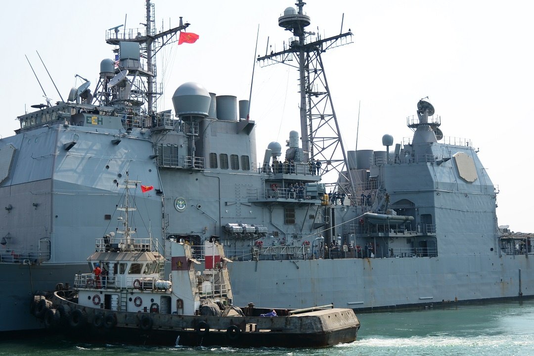 ngam-can-canh-cum-tau-carl-vinson-vua-cap-cang-tien-sa-da-nang