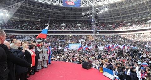 Ông Putin bước ra trong tiếng hô 'nước Nga'