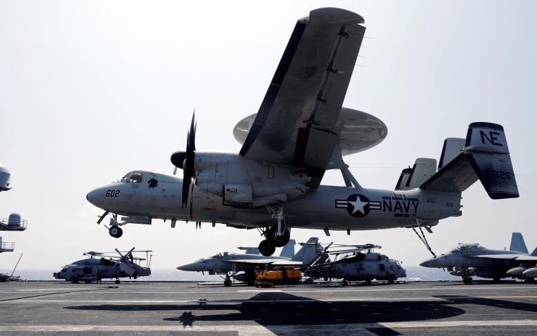 anh-mot-ngay-lam-viec-tren-tau-san-bay-uss-carl-vinson