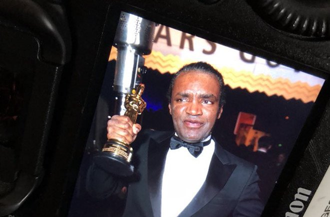 Nữ chính xuất sắc khóc nức nở sau khi bị trộm tượng vàng Oscar 2018