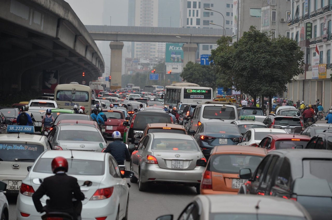 lat-cong-ten-no-duong-tren-cao-nut-giao-lon-nhat-ha-noi-ket-cung